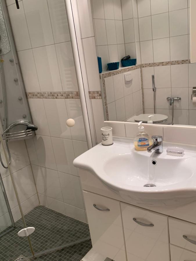 Sudstadt-Fewo Mit Grossem Balkon Nahe City Und Meer - Uber Den Dachern Von Whv Вильгельмсхафен Экстерьер фото